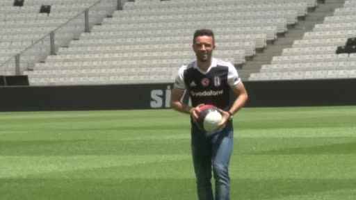 Gökhan Gönül, futbol kariyerini noktaladığı açıkladı Gökhan Gönül, futbol kariyerini noktaladığı açıkladı