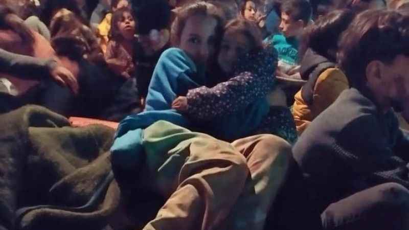 Depremzede çocuklar için işinden istifa eden Şeyda Öğretmen Depremzede çocuklar için işinden istifa eden Şeyda Öğretmen