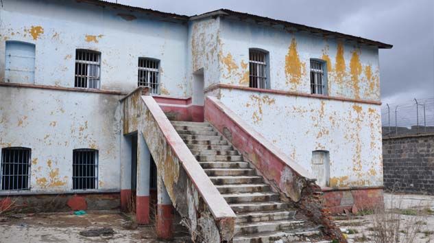 Stalin’in kayınpederinin kaldığı cezaevi Türkiye’de hangi şehrimizde?