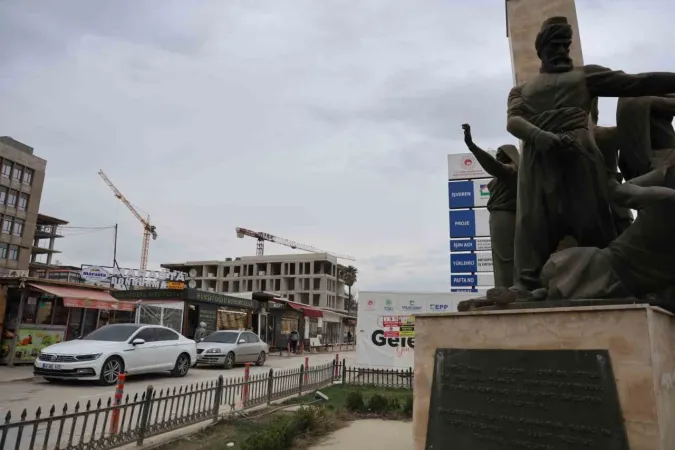 "Dünyanın en saçma binası"nın yerine iş hanı yapılıyor "Dünyanın en saçma binası"nın yerine iş hanı yapılıyor