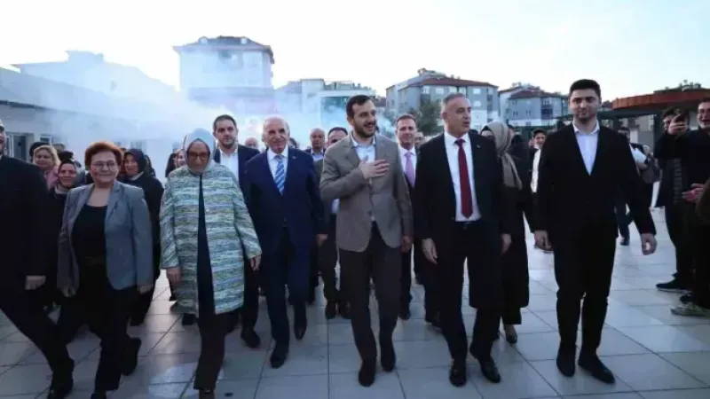 AK Parti İstanbul sahaya iniyor