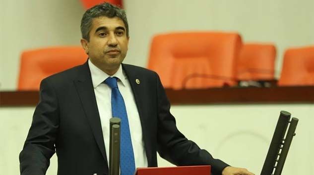 CHP’li Metin İlhan, sağlıkçı kimliği ile süreci takip ediyor