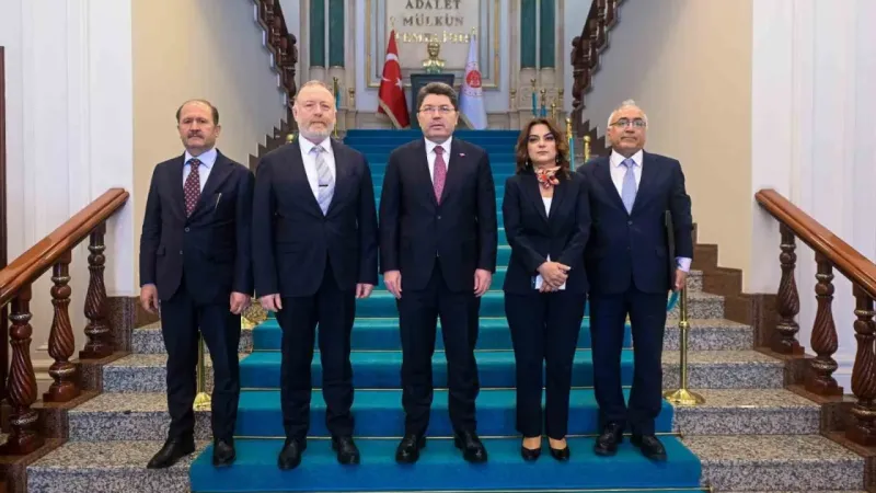 Bakan Tunç, DEM Parti heyetiyle bir araya geldi Bakan Tunç, DEM Parti heyetiyle bir araya geldi