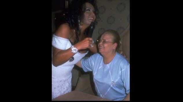 Bülent Ersoy’un annesi Necla Poyraz hayatını kaybetti