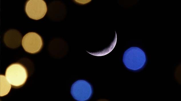 Gökyüzünde hilal şöleni