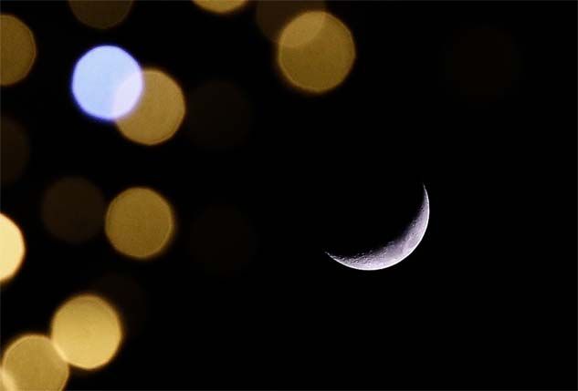 Gökyüzünde hilal şöleni
