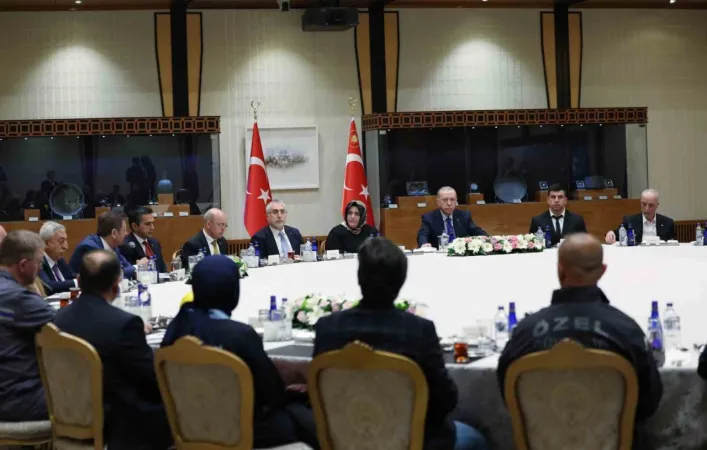 Cumhurbaşkanı Erdoğan işçilerle bir araya geldi