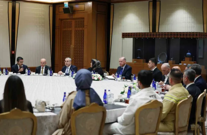 Cumhurbaşkanı Erdoğan işçilerle bir araya geldi