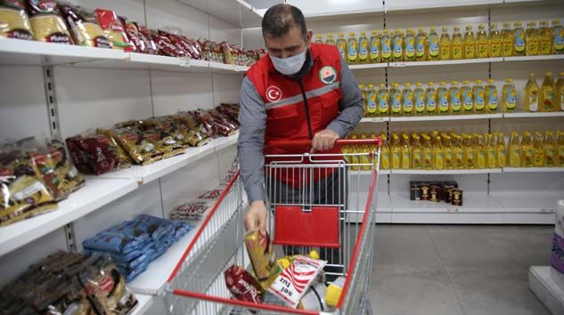 Gölbaşı Belediyesi ihtiyaç sahiplerinin yanında