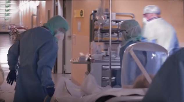 İngiltere’de bir günde 586 kişi hayatını kaybetti