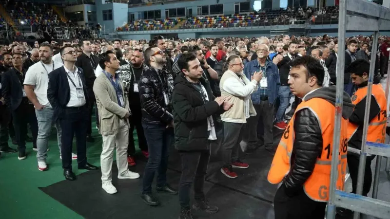 Beşiktaş’ta oy verme işlemi başladı Beşiktaş’ta oy verme işlemi başladı