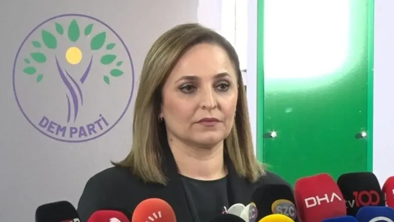 DEM Parti Sözcüsü Doğan: "PKK bugün silahlara veda ettiğini duyurdu" DEM Parti Sözcüsü Doğan: "PKK bugün silahlara veda ettiğini duyurdu"