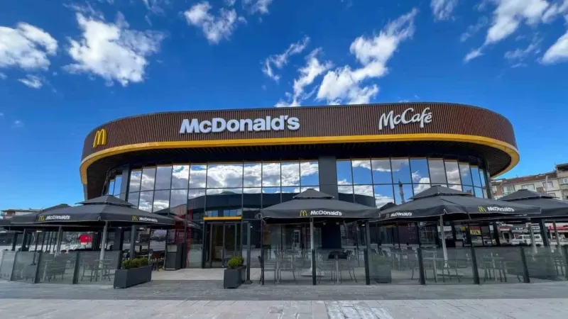 McDonald’s Türkiye 2 bin kişiyi işe alacak McDonald’s Türkiye 2 bin kişiyi işe alacak