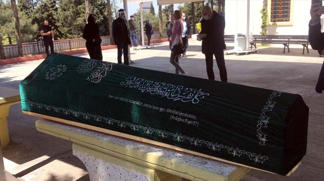 Bülent Ersoy’un annesi son yolculuğuna uğurlanıyor