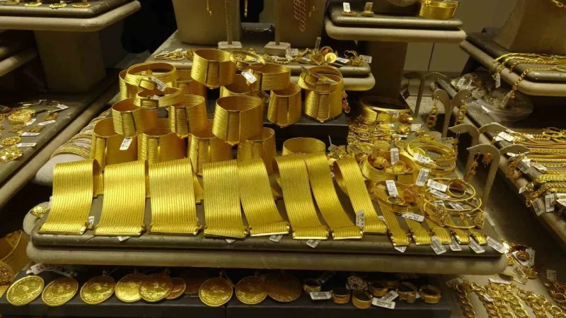 Uzmanından altın uyarısı: Bu 3 gelişmeye dikkat Uzmanından altın uyarısı: Bu 3 gelişmeye dikkat