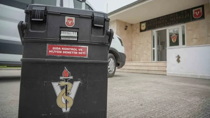 Mehmetçiğin içtiği sütten, yediği konserveye kadar hepsi bu laboratuvardan geçiyor Mehmetçiğin içtiği sütten, yediği konserveye kadar hepsi bu laboratuvardan geçiyor