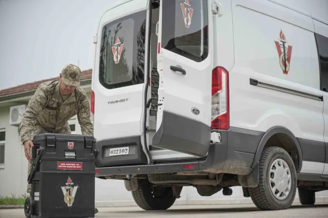 Mehmetçiğin içtiği sütten, yediği konserveye kadar hepsi bu laboratuvardan geçiyor Mehmetçiğin içtiği sütten, yediği konserveye kadar hepsi bu laboratuvardan geçiyor