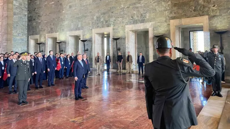 Bakan Bak’tan gençler ve sporcularla Anıtkabir’e ziyaret Bakan Bak’tan gençler ve sporcularla Anıtkabir’e ziyaret
