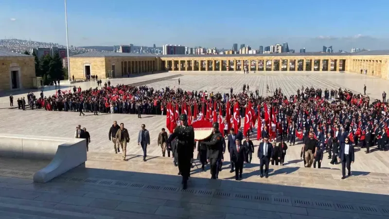 Bakan Bak’tan gençler ve sporcularla Anıtkabir’e ziyaret Bakan Bak’tan gençler ve sporcularla Anıtkabir’e ziyaret