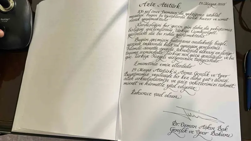 Bakan Bak’tan gençler ve sporcularla Anıtkabir’e ziyaret Bakan Bak’tan gençler ve sporcularla Anıtkabir’e ziyaret