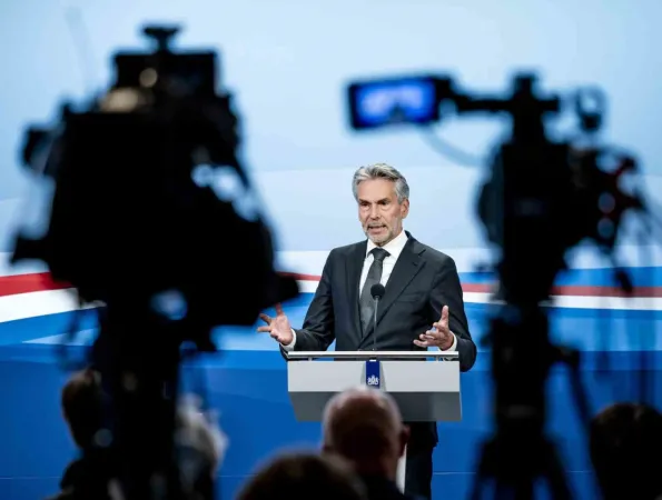 Hollanda’da 29 Ekim’de seçime gidilecek Hollanda’da 29 Ekim’de seçime gidilecek