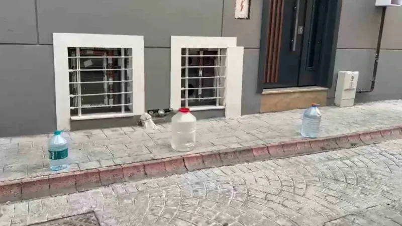 Sokaklara duba koymak yasal değil Sokaklara duba koymak yasal değil