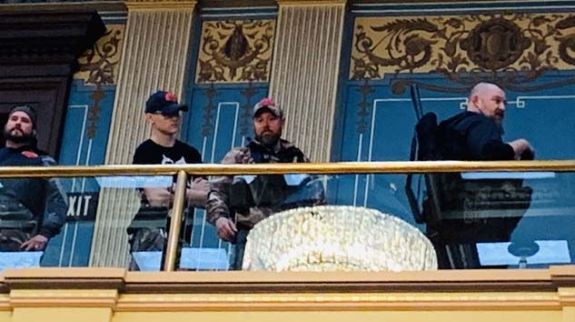 Karantina karşıtı silahlı protestocular Michigan Eyaleti Meclis binasını bastı