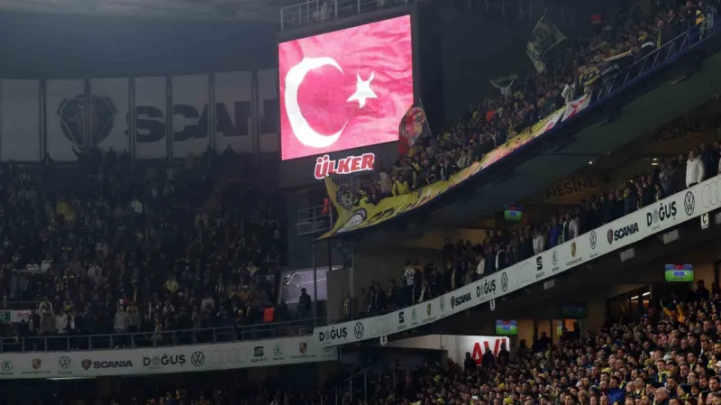 Fenerbahçe stadındaki scoreboardlar yenileniyor Fenerbahçe stadındaki scoreboardlar yenileniyor