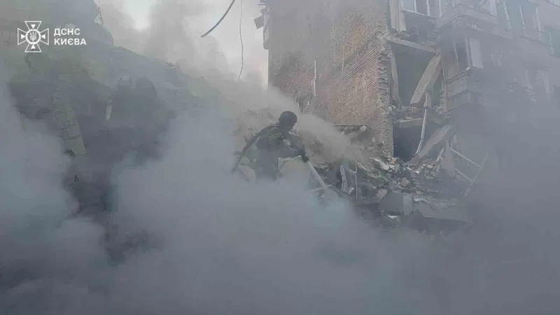 Rus ordusundan Ukrayna’nın başkenti Kiev’e saldırı: 14 ölü, 60 yaralı