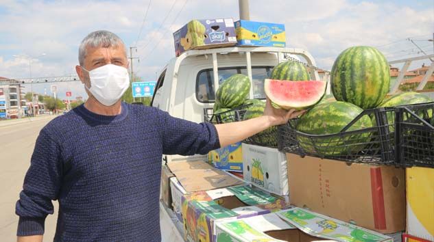 Kilosu 6 TL olan karpuz dilim dilim satılıyor