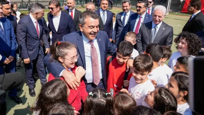 İstanbul’da 2 milyon 859 bin 468 öğrenci karne aldı İstanbul’da 2 milyon 859 bin 468 öğrenci karne aldı