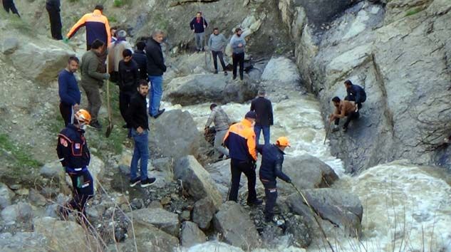 Dereye düşen 12 yaşındaki Burhanettin Fırat boğularak can verdi