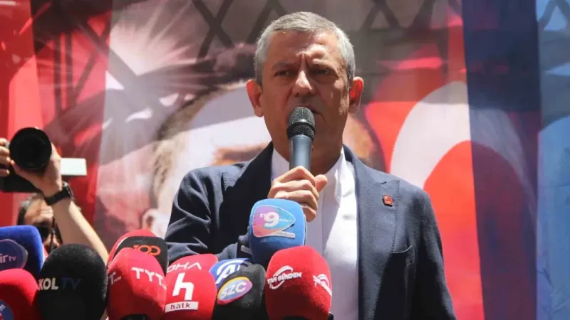 CHP Genel Başkanı Özel: "Kimseyi satmadım, Tunç Soyer’i de satmam" CHP Genel Başkanı Özel: "Kimseyi satmadım, Tunç Soyer’i de satmam"
