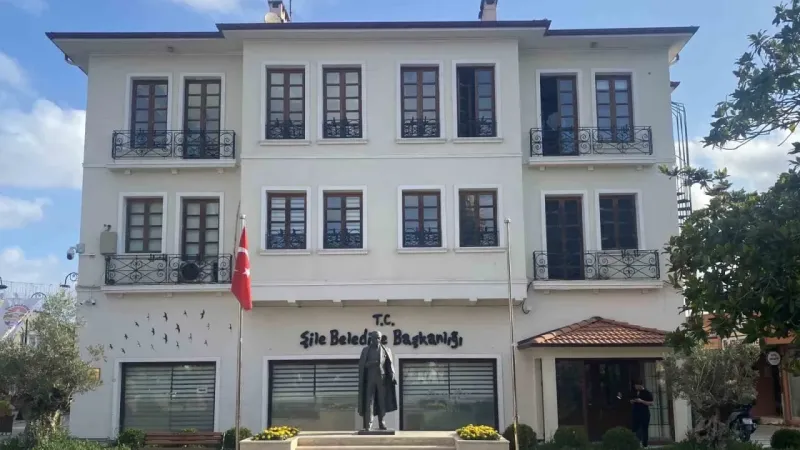 Şile Belediyesi’ne operasyon: Başkan Özgür Kabadayı gözaltına alındı Şile Belediyesi’ne operasyon: Başkan Özgür Kabadayı gözaltına alındı
