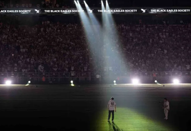 Beşiktaş, Orkun Kökçü ile sözleşme imzaladı