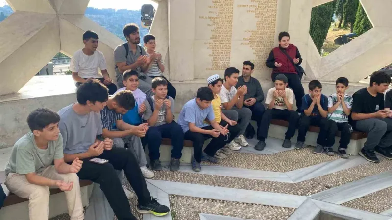 15 Temmuz Şehitler Anıtı vatandaşların akınına uğradı