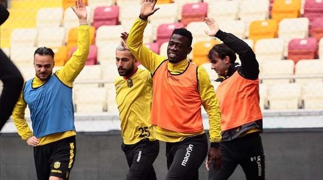 Yeni Malatyaspor yurt dışındaki futbolcularını bekliyor