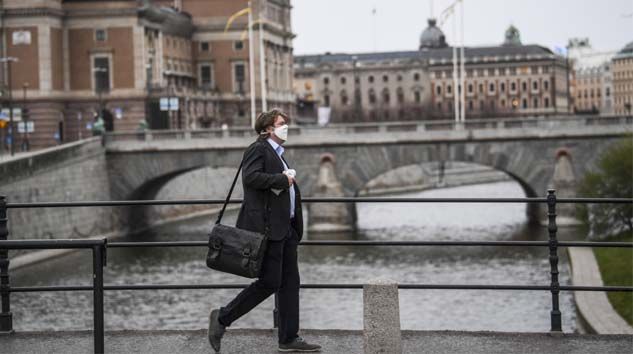 İsveç’te son 24 saatte korona virüsten 90 kişi öldü