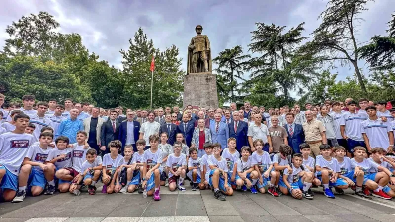 Trabzonspor’un 58. kuruluş yıldönümü kutlandı Trabzonspor’un 58. kuruluş yıldönümü kutlandı