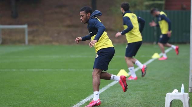 Fenerbahçe gruplar halinde çalışmalarını sürdürdü