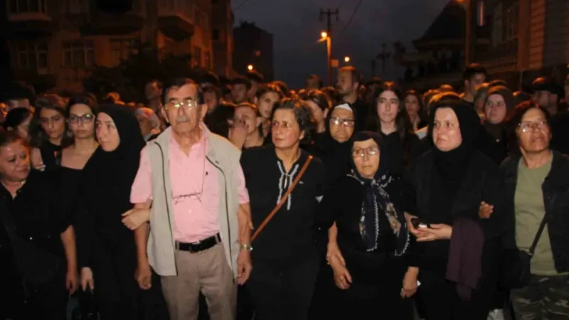 Trabzon'da Sinem Topaloğlu için sessiz yürüyüş 