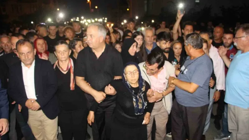 Trabzon'da Sinem Topaloğlu için sessiz yürüyüş Trabzon'da Sinem Topaloğlu için sessiz yürüyüş