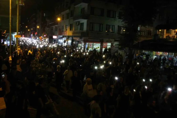 Trabzon'da Sinem Topaloğlu için sessiz yürüyüş Trabzon'da Sinem Topaloğlu için sessiz yürüyüş