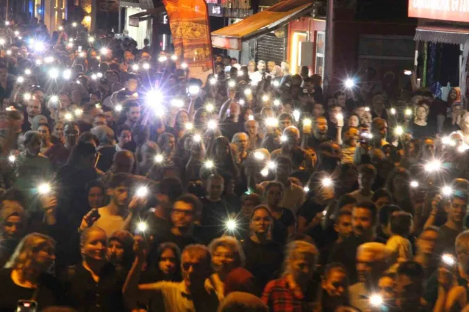 Trabzon'da Sinem Topaloğlu için sessiz yürüyüş Trabzon'da Sinem Topaloğlu için sessiz yürüyüş