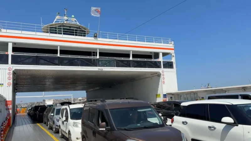 Marmara Denizi’nde etkili olan poyraz deniz ulaşımında aksamalara neden oldu