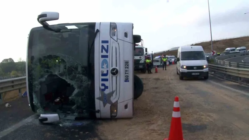 Kuzey Marmara Otoyolu’nda yolcu otobüsü devrildi: 3 ölü, 20 yaralı Kuzey Marmara Otoyolu’nda yolcu otobüsü devrildi: 3 ölü, 20 yaralı