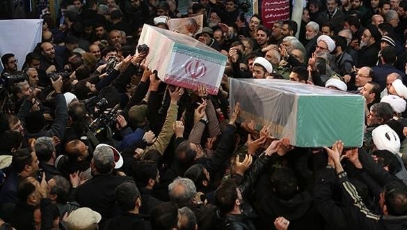 Süleymani’nin cenazesinde izdiham! Ölenler var