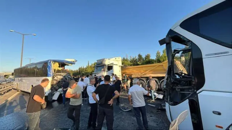 TEM Otoyolu’nda feci kaza: 1 ölü, 16 yaralı