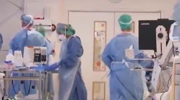 İngiltere’de son 24 saatte korona virüsten 539 kişi öldü