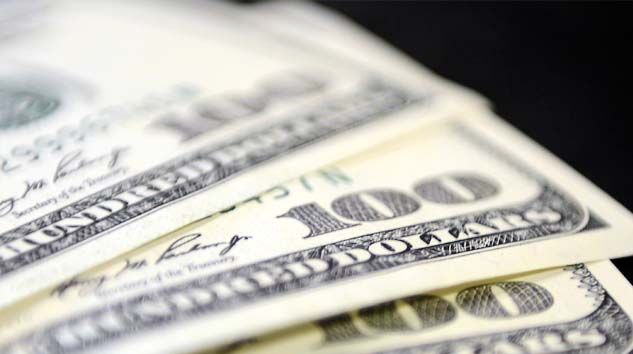 Dolar 7,1200 liradan, euro ise 7,7220 liradan güne başladı